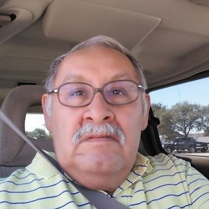 Meet your Posher, Moises